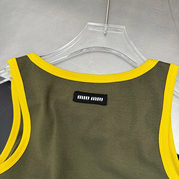日本未入荷◇ミュウミュウ 激安 ロゴ刺繍入り リブ付き ジャージートップ myn76709